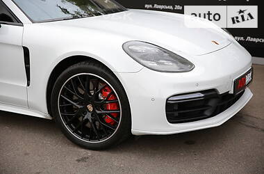 Ліфтбек Porsche Panamera 2016 в 