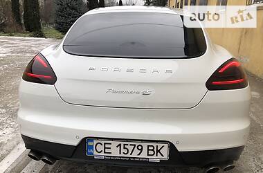 Хэтчбек Porsche Panamera 2013 в Черновцах