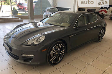 Хэтчбек Porsche Panamera 2012 в Одессе