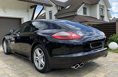 Хетчбек Porsche Panamera 2013 в Києві