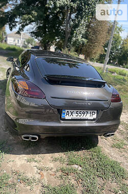 Седан Porsche Panamera 2010 в Харкові