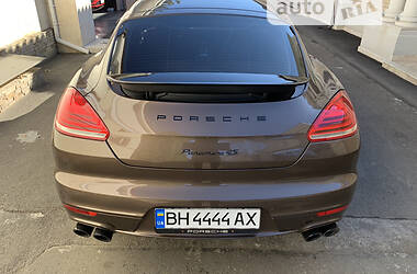 Лифтбек Porsche Panamera 2013 в Одессе