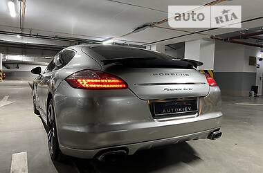 Седан Porsche Panamera 2011 в Києві