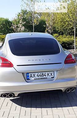 Седан Porsche Panamera 2010 в Харкові