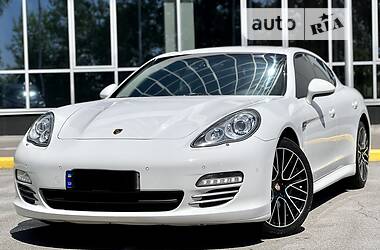 Хэтчбек Porsche Panamera 2011 в Киеве