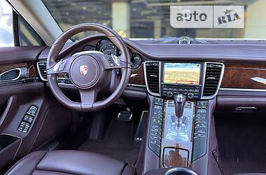 Хэтчбек Porsche Panamera 2011 в Киеве