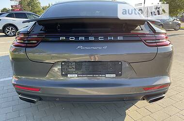 Лифтбек Porsche Panamera 2018 в Хмельницком