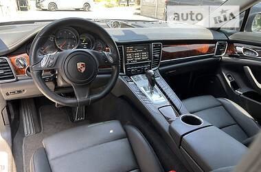 Седан Porsche Panamera 2013 в Тернополе