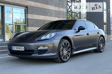 Хетчбек Porsche Panamera 2011 в Тернополі