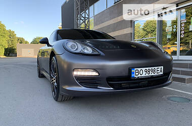 Хетчбек Porsche Panamera 2011 в Тернополі