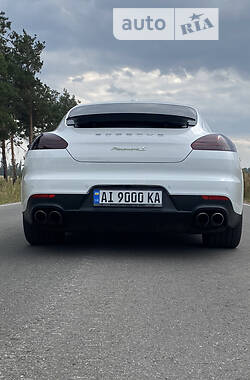 Седан Porsche Panamera 2014 в 