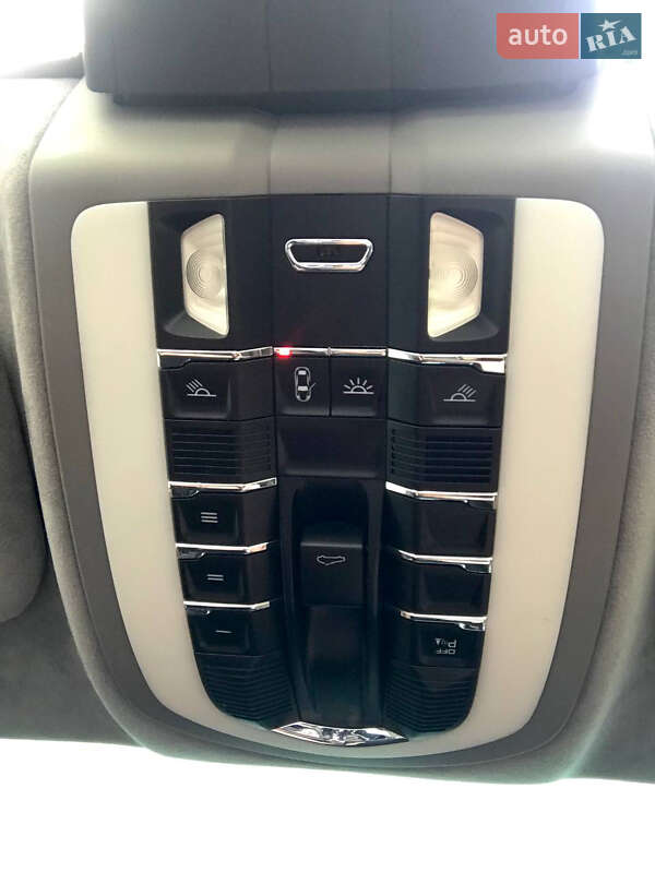 Седан Porsche Panamera 2010 в Киеве