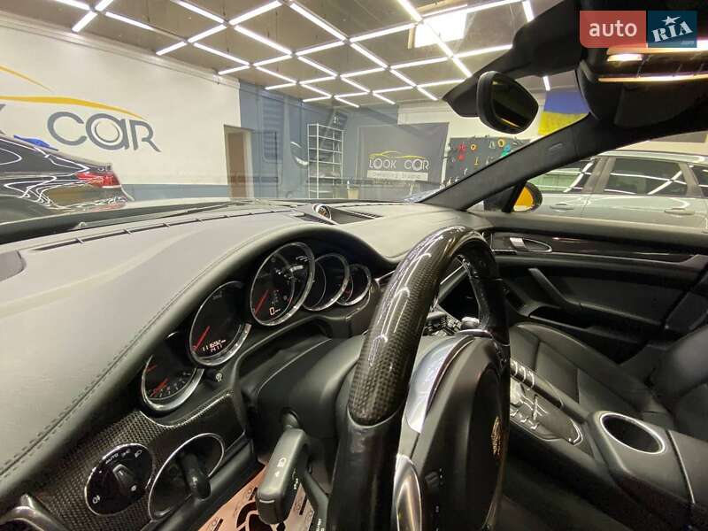 Седан Porsche Panamera 2010 в Днепре