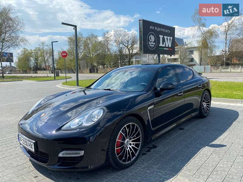 Седан Porsche Panamera 2010 в Днепре