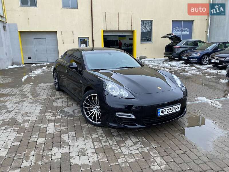 Седан Porsche Panamera 2010 в Днепре