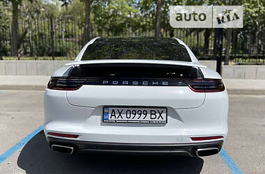 Лифтбек Porsche Panamera 2020 в 