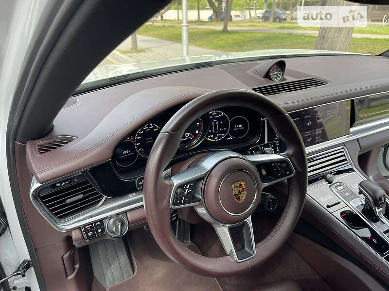 Лифтбек Porsche Panamera 2020 в Киеве