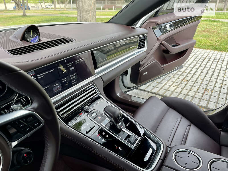 Лифтбек Porsche Panamera 2020 в Киеве
