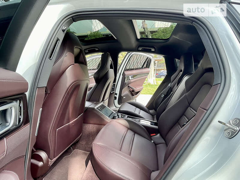 Лифтбек Porsche Panamera 2020 в Киеве