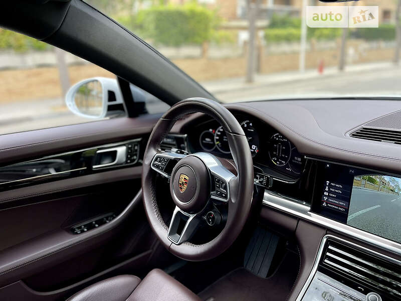 Лифтбек Porsche Panamera 2020 в Киеве