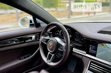 Лифтбек Porsche Panamera 2020 в 
