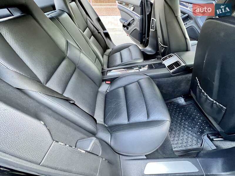 Седан Porsche Panamera 2012 в Одессе
