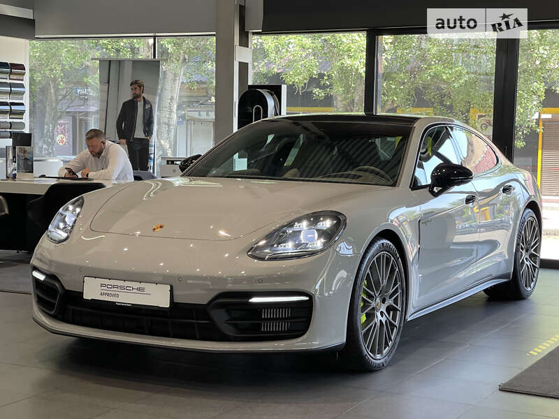 Седан Porsche Panamera 2023 в Одессе
