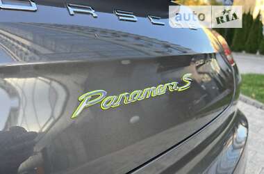 Фастбэк Porsche Panamera 2015 в Киеве