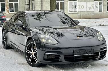 Фастбек Porsche Panamera 2016 в Києві