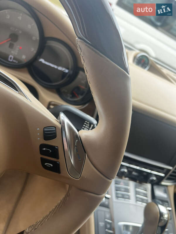 Фастбэк Porsche Panamera 2013 в Новоднестровске