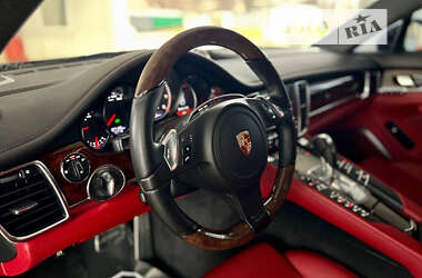 Фастбэк Porsche Panamera 2013 в 
