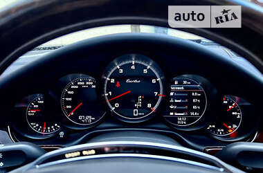 Фастбэк Porsche Panamera 2013 в 