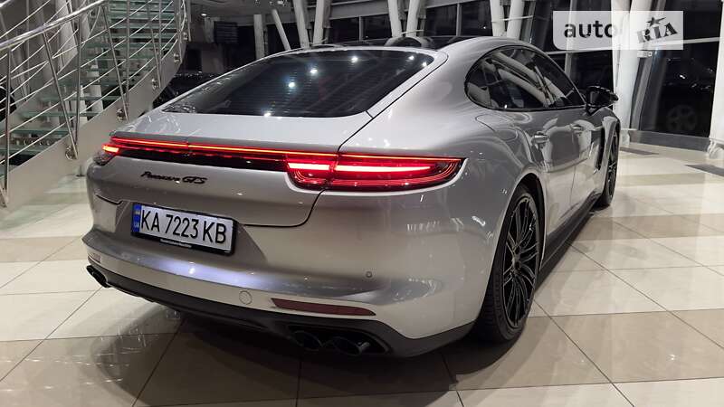Фастбэк Porsche Panamera 2019 в Киеве