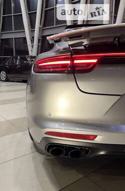 Фастбек Porsche Panamera 2019 в 