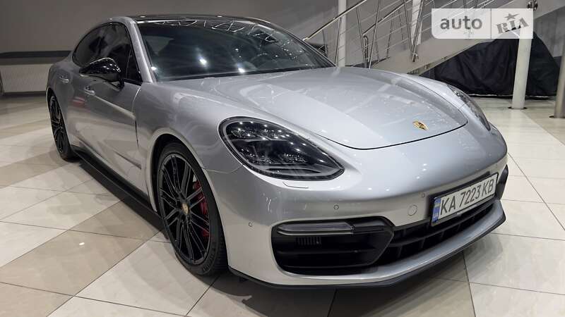 Фастбэк Porsche Panamera 2019 в Киеве