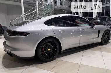 Фастбек Porsche Panamera 2019 в 