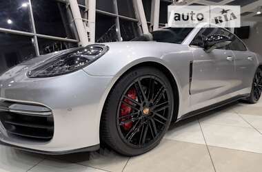 Фастбек Porsche Panamera 2019 в 