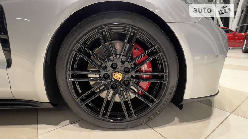Фастбэк Porsche Panamera 2019 в Киеве