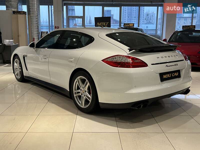 Фастбек Porsche Panamera 2012 в Києві фото 11 Фастбек Porsche Panamera 2012 в Києві