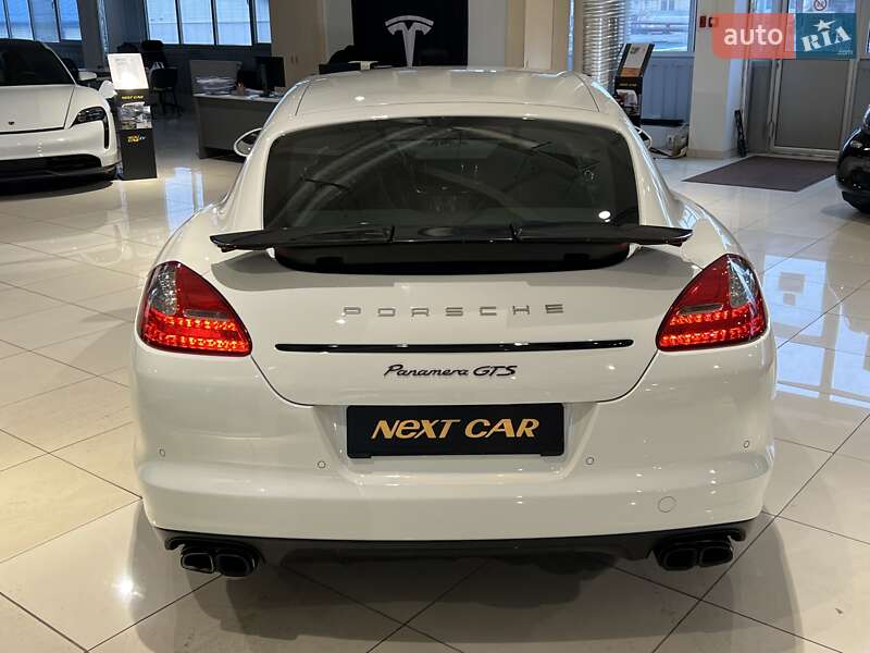 Фастбек Porsche Panamera 2012 в Києві фото 15 Фастбек Porsche Panamera 2012 в Києві