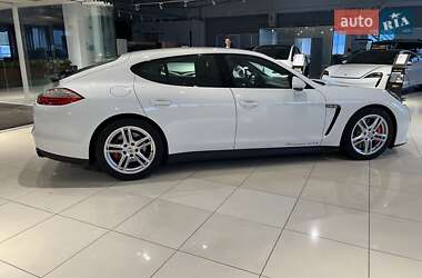 Фастбэк Porsche Panamera 2012 в Киеве