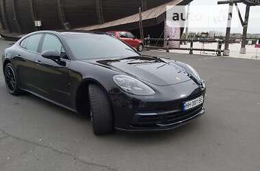 Фастбэк Porsche Panamera 2018 в Одессе