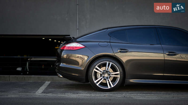 Фастбэк Porsche Panamera 2010 в Львове фото 8 Фастбэк Porsche Panamera 2010 в Львове