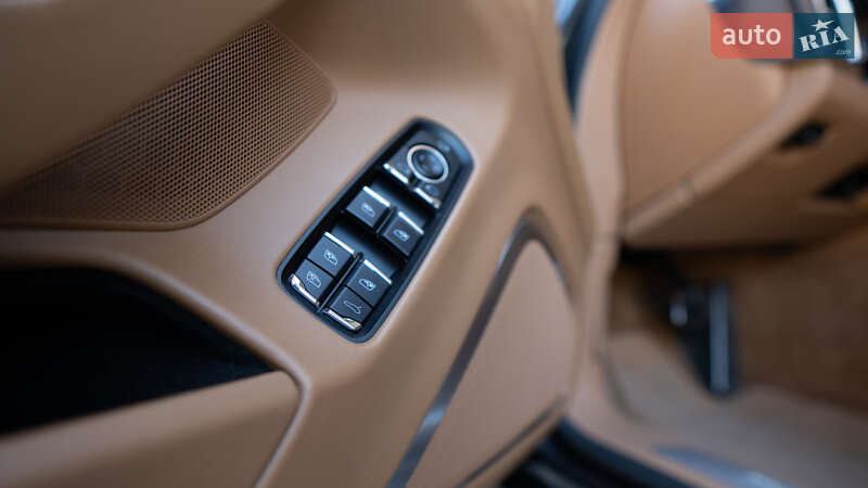 Фастбэк Porsche Panamera 2010 в Львове фото 33 Фастбэк Porsche Panamera 2010 в Львове