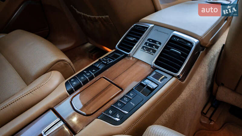 Фастбэк Porsche Panamera 2010 в Львове фото 29 Фастбэк Porsche Panamera 2010 в Львове