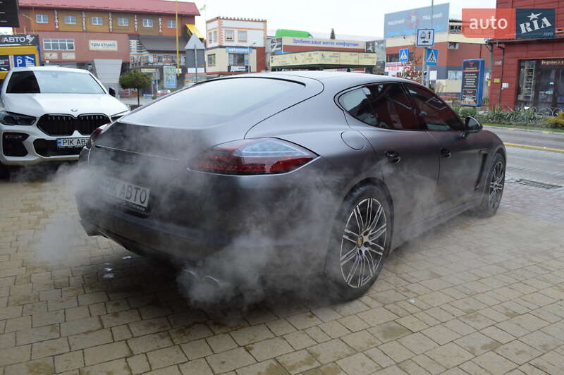 Фастбэк Porsche Panamera 2011 в Львове
