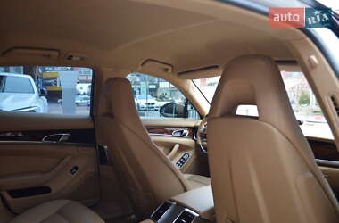 Фастбэк Porsche Panamera 2011 в 