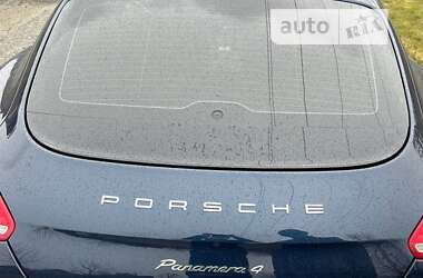 Фастбэк Porsche Panamera 2013 в Ирпене