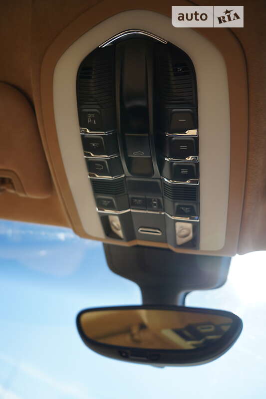 Фастбэк Porsche Panamera 2010 в Киеве фото 10 Фастбэк Porsche Panamera 2010 в Киеве