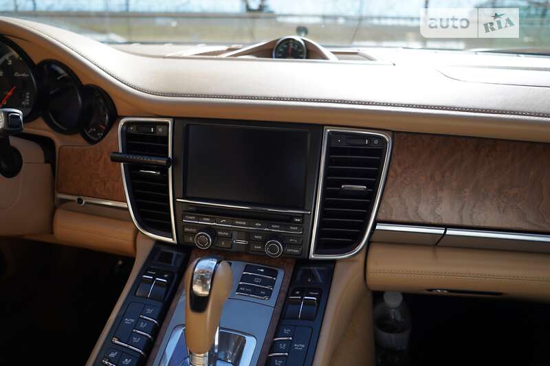 Фастбэк Porsche Panamera 2010 в Киеве фото 14 Фастбэк Porsche Panamera 2010 в Киеве